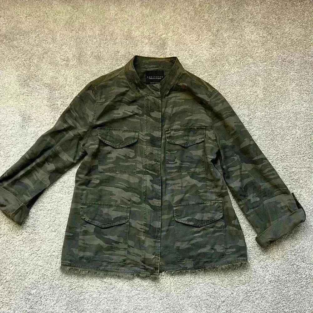 Sanctuary Fray Hem Utility Shacket in Stone Camo L